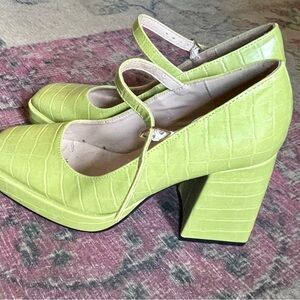Nasty Gal Lime Green Aligator platform high heels 7